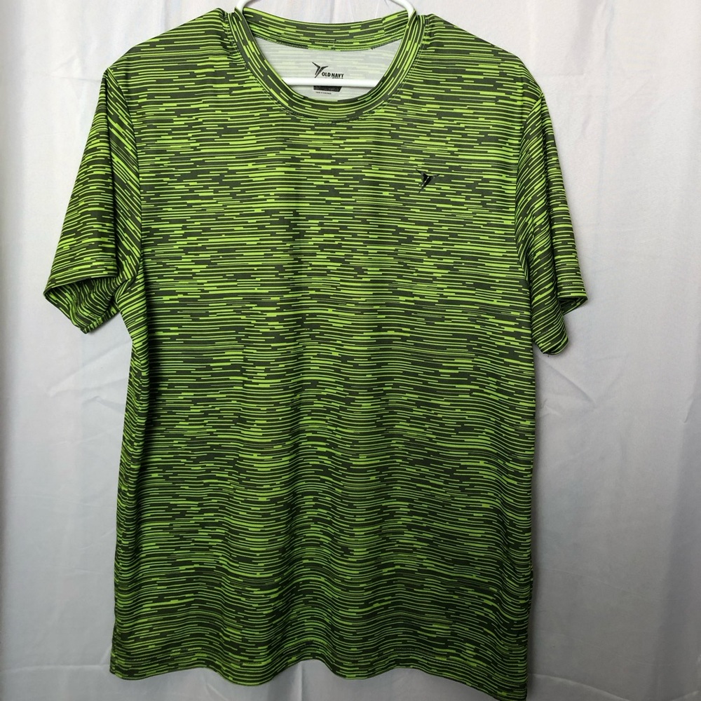 Pre-Owned Old Navy green training shirt.